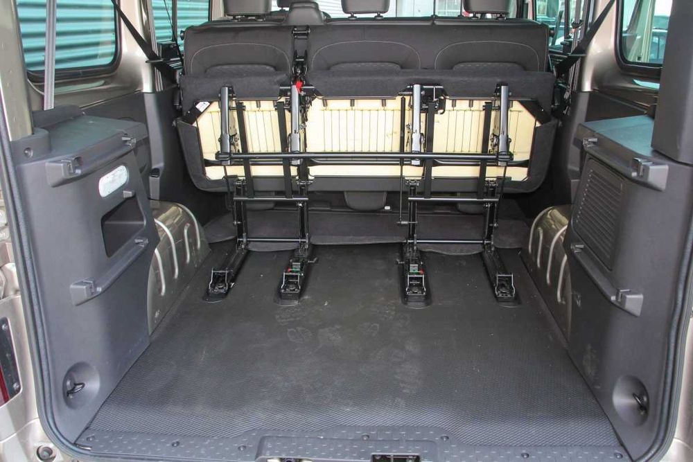 Промо! Пътнически Бус под наем, Кола под наем, 9 местен автомобил