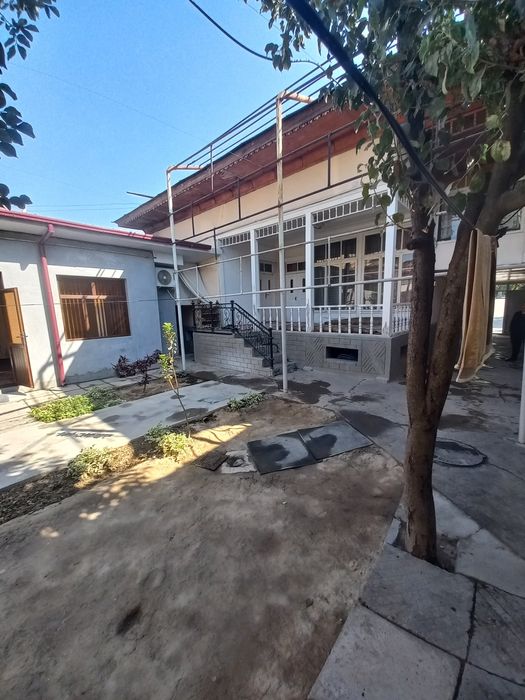 Chilonzor yo'l yuzi Bunyodkor ko'chasi karmashka 7.4-sot fasad:27-metr