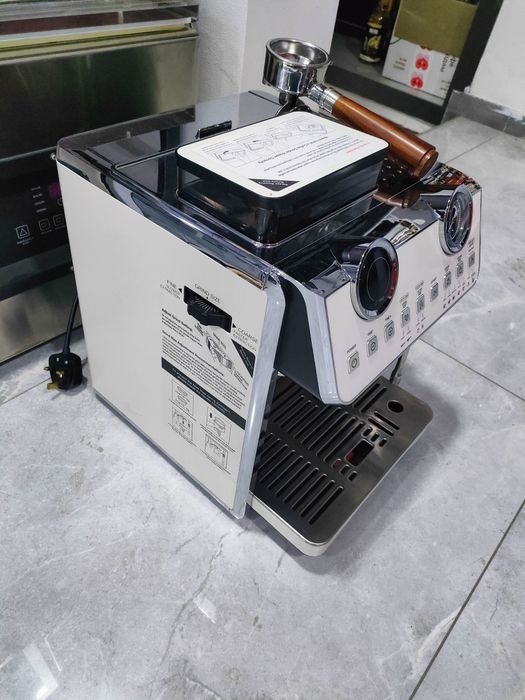 Кофемашина срочно продам