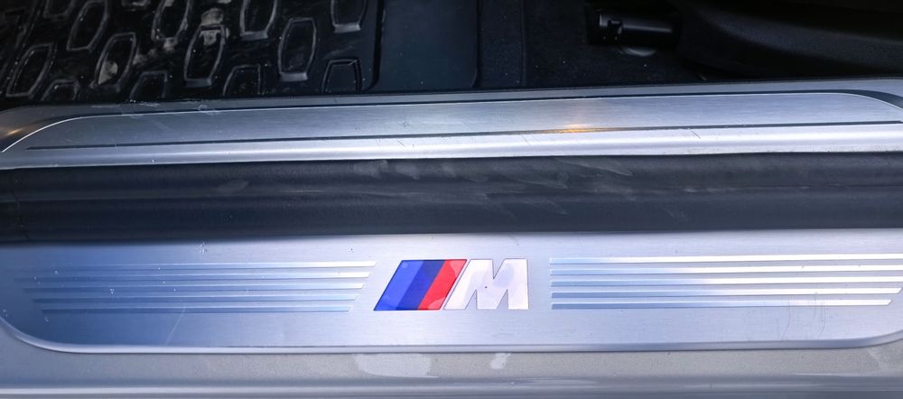 BMW 750i xdrive сив металик