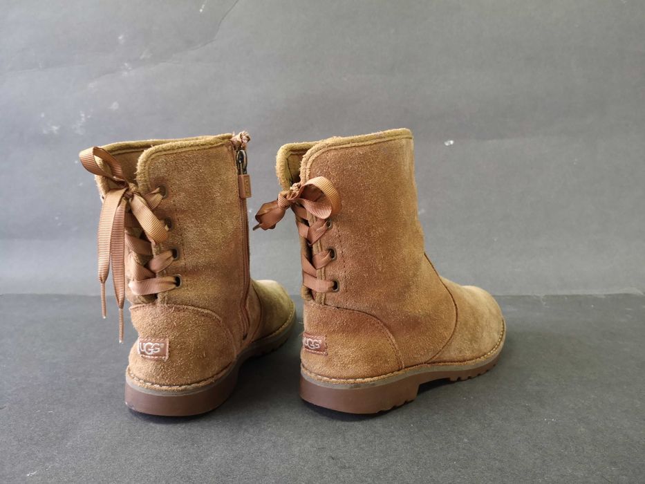 Ghete UGG 31 32  Bocanci PIELE incaltaminte copii  IMBLANITE Ca NOI