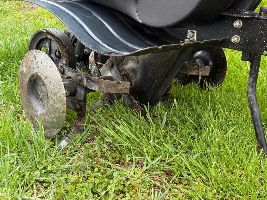 Masina de tuns iarba Motocultor