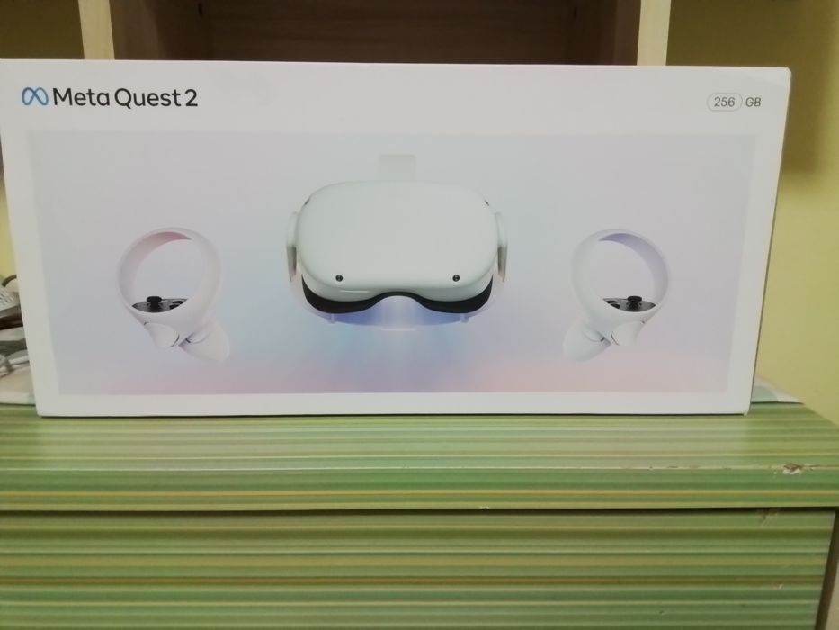 Продавам VR очила на Meta Quest 2 .256 GB