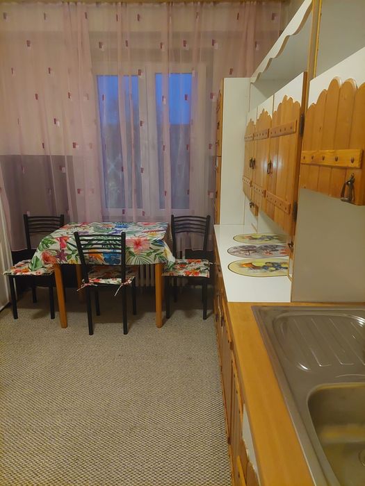 Dau in chirie apartament cu 2 camere Stefan cel mare