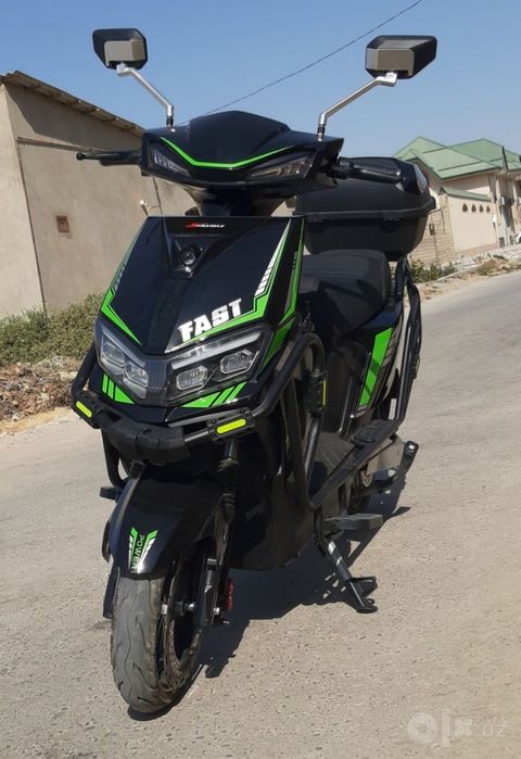 Skuter  Skillmax qora