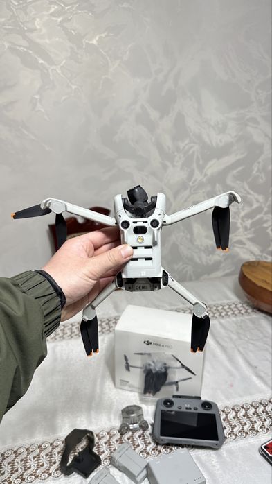 DJI Mini 4 Pro Fly More Combo Plus (DJI RC 2)