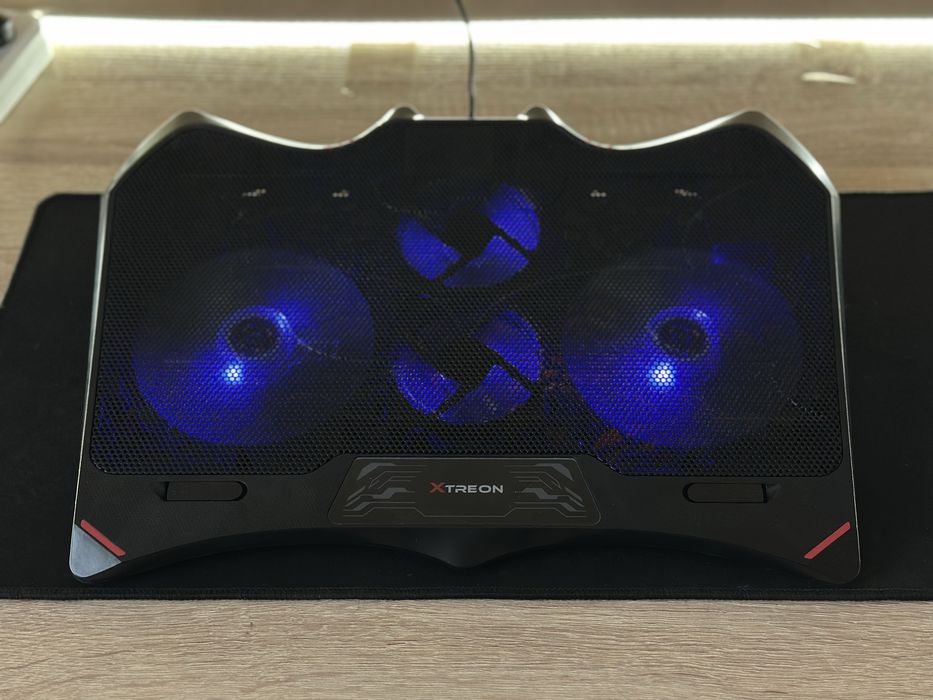 Подставка охлаждающая для ноутбука Xtreon