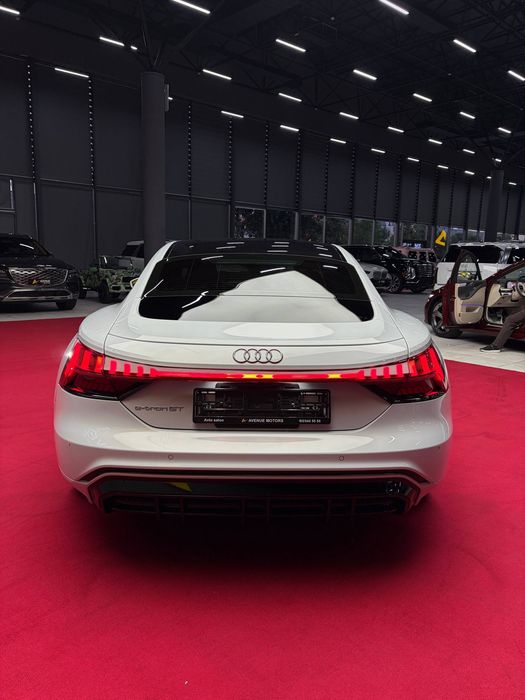 Продается Электромобиль Audi E-tron GT