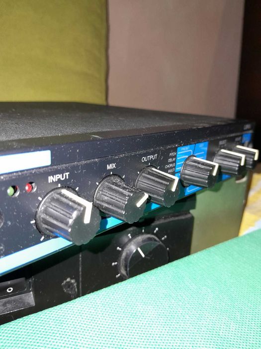 Професионална ретро аудио техника и ефекти – Roland, Alesis, DigiTech Tc Electronics