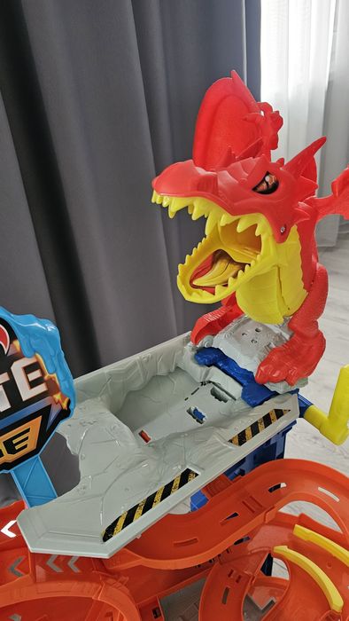 Hot Wheels Мега гараж с Дракон - City Ultimate Garage