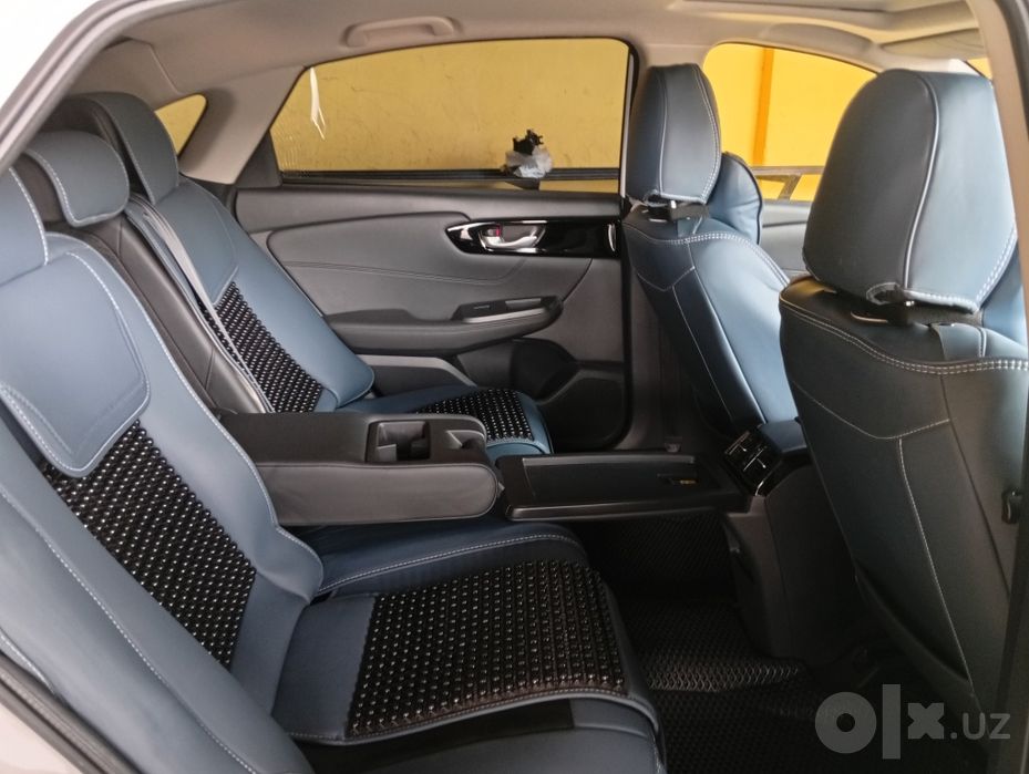 Авто мобил Honda crider