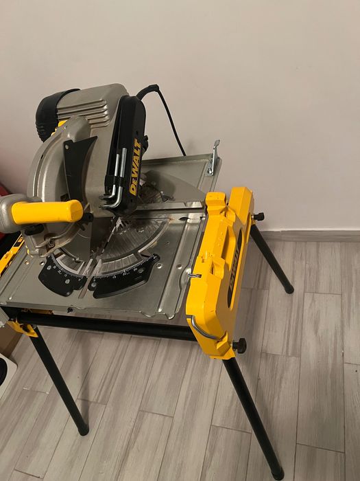 Vând circular Dewalt dw743n-Qs