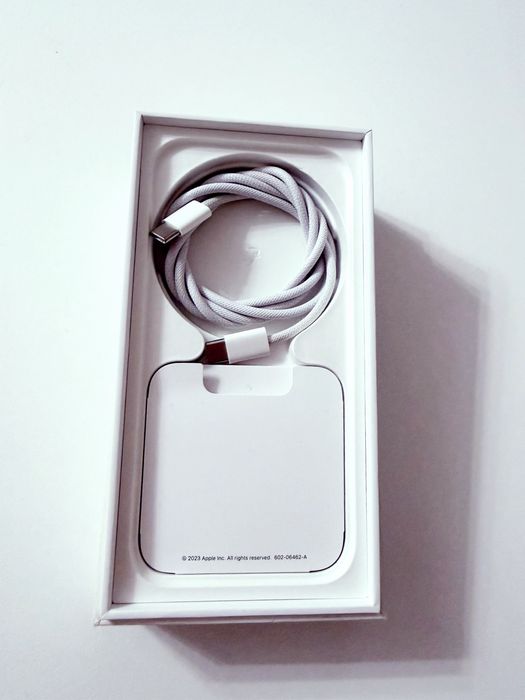 Срочно продам айфон 15 про