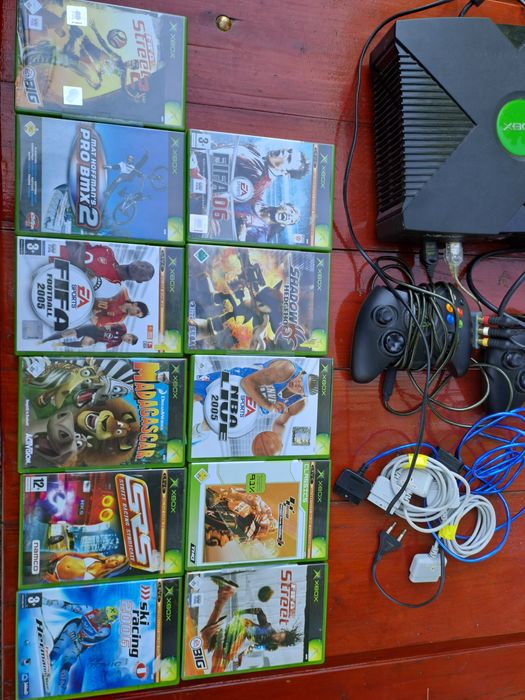 Vand Xbox clasic cu jocuri