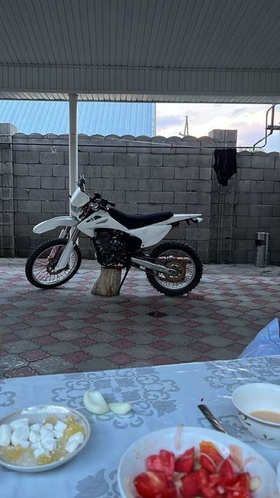 Энудро 250 куб почти новый