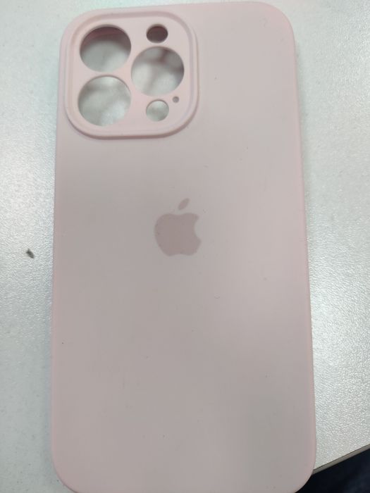 Продам чехлы на Айфон 13 pro