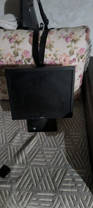 Продам манитор манитор