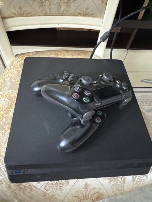 Playstation 4 slim 1 tb