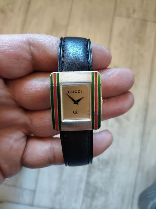 GUCCI сребърен часовник