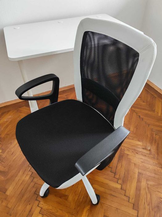 Scaun birou XXXLutz, plasa, negru, alb (60 x 91-98,5 x 57 cm)