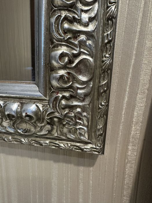 Зеркала и пеленальный стол / комод