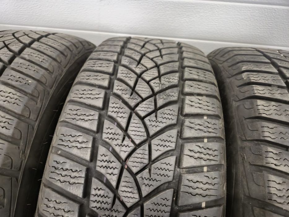 4 anvelope iarna Goodyear 205 55 16