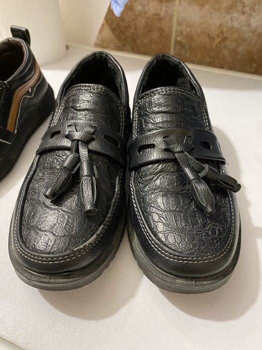 Продам детскую обувь