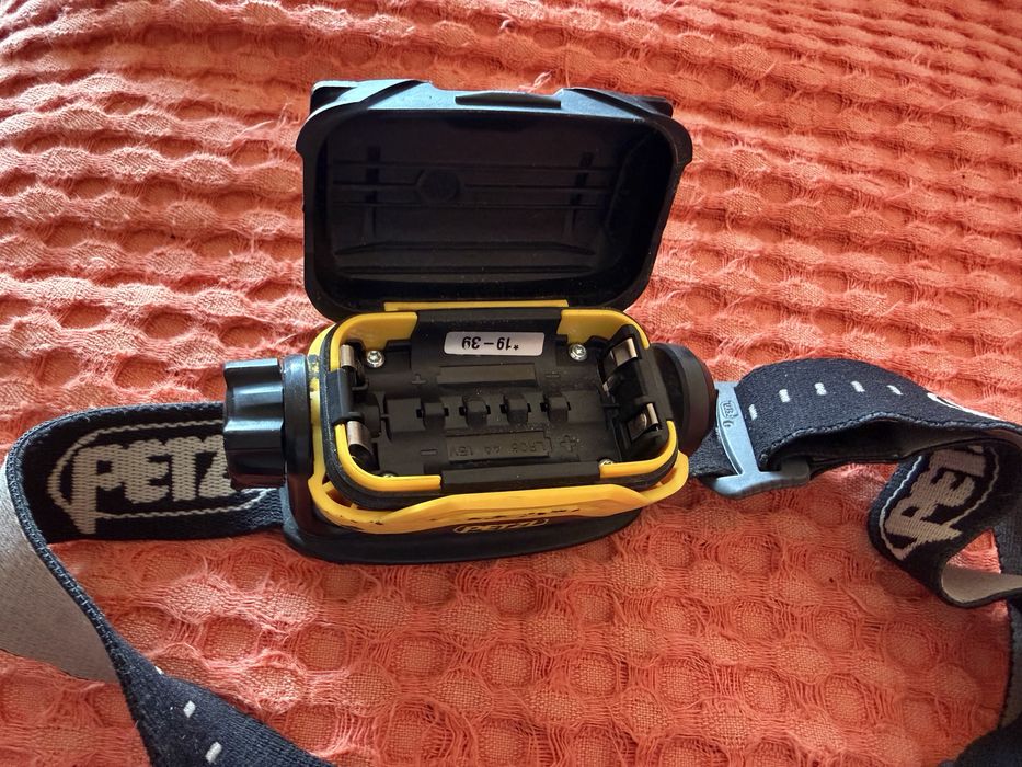 Челник Petzl Pixa 1