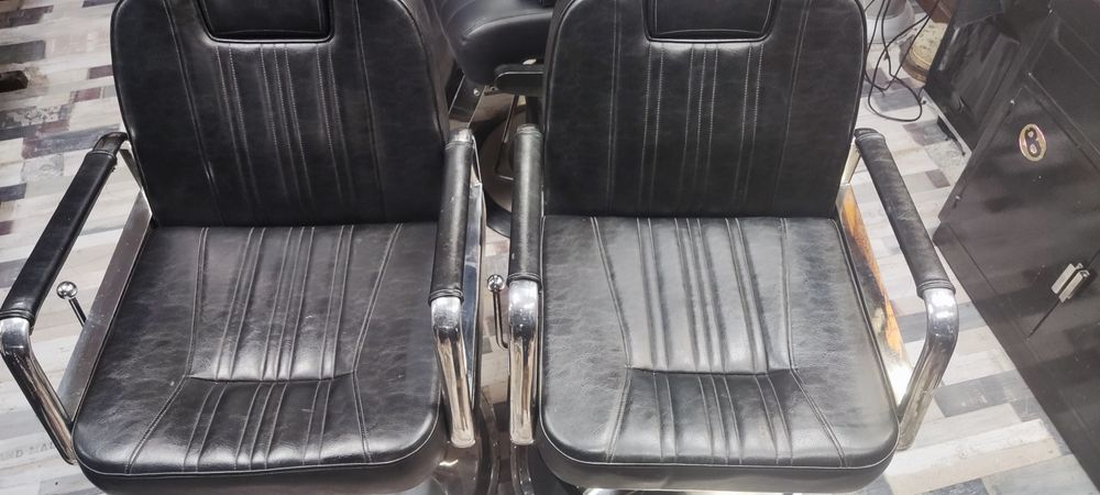 Столове за работа бръснарница