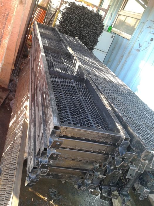 Трапы, вышки колесах, леса фасадные,леса монолитные, струбцина, бадья.