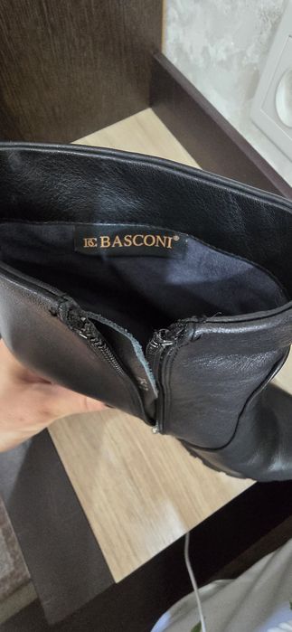 Продам ботинки весенние