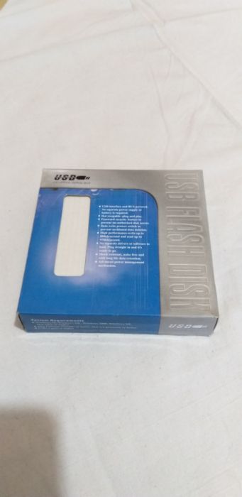 НОВАЯ USB  GEMALTO с USB кабелями. Цена договорная.