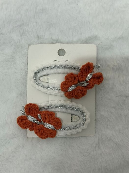 Ръчно плетени детски фиби