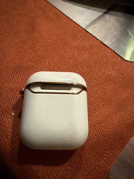 Apple AirPods 1 генерация със кейс