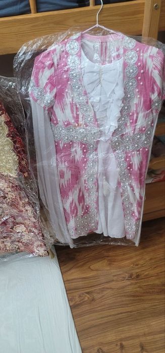 Kelinlar ko'ylaklari sotiladi