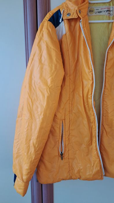 Продавам мъжко зимно палто и яке