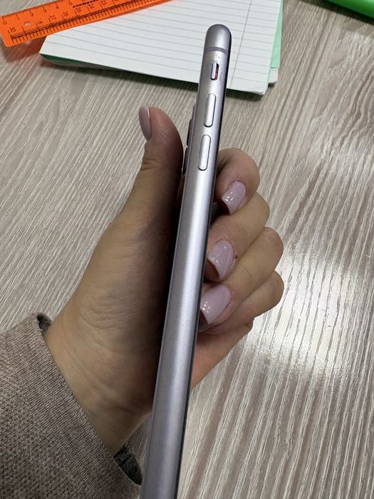 Продам Айфон 11 64 гб