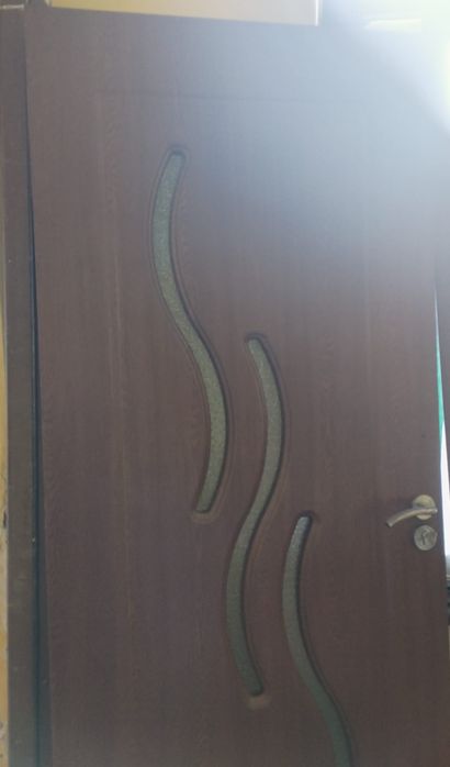 De vânzare usa  stare buna