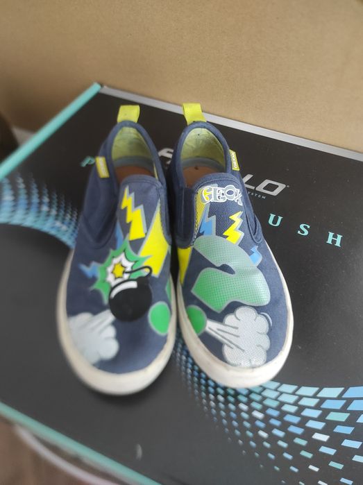 Детская обувь продаем