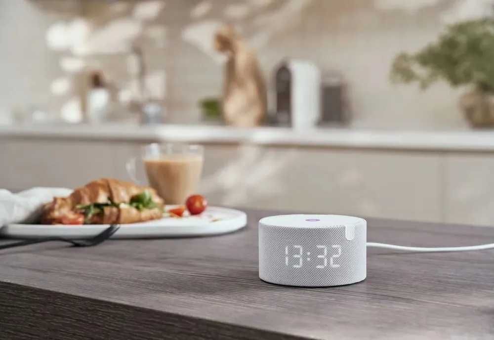 Умная колонка Яндекс Станция мини 2 с часами, с помощник Алиса, Белый