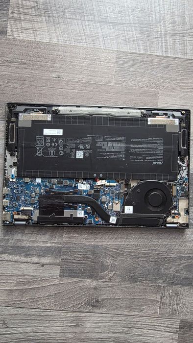 Asus ZenBook Ryzen 7 5700U 16 gb ddr4!