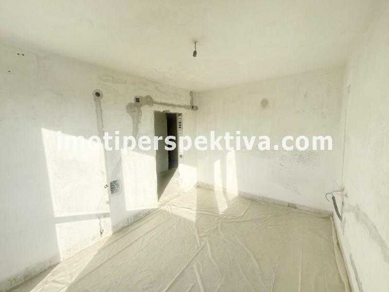 Продава се Многостаен апартамент в Пловдив, Коматево - 105 кв.м за 1639 €/кв.м - Снимка #2