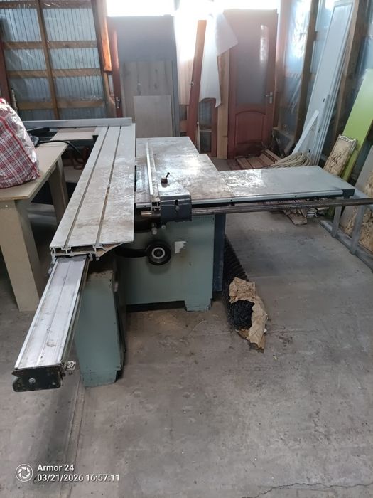 Продам раскроечный станок мебельный