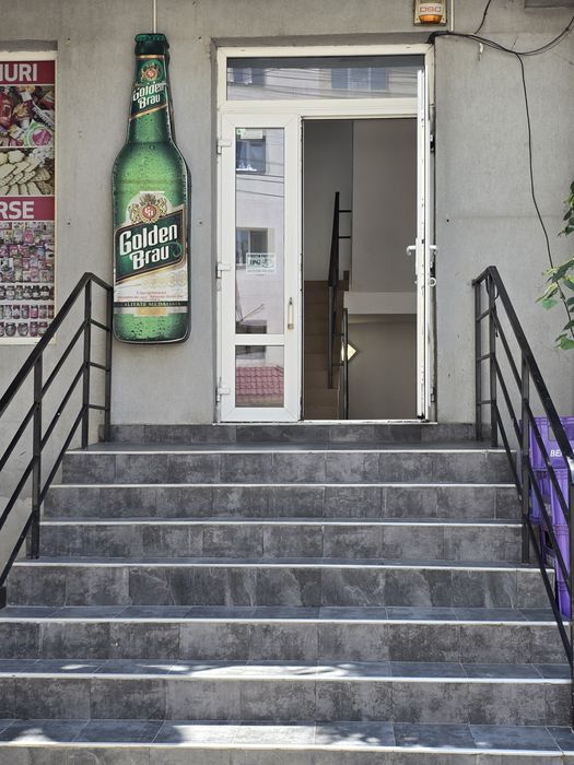 Spațiu comercial de închiriat/ vânzare 4 nivele