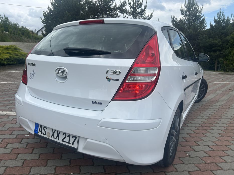 -Hyundai i30 facelift-2011-euro5-1.4benzina-109cai-adusa din germania-