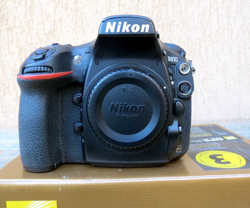 Aparat foto DSLR  Nikon D810 , DSLR Full Frame de la Nikon are senzor CMOS de 36.3 Mpx procesor de imagine EXPEED 4,