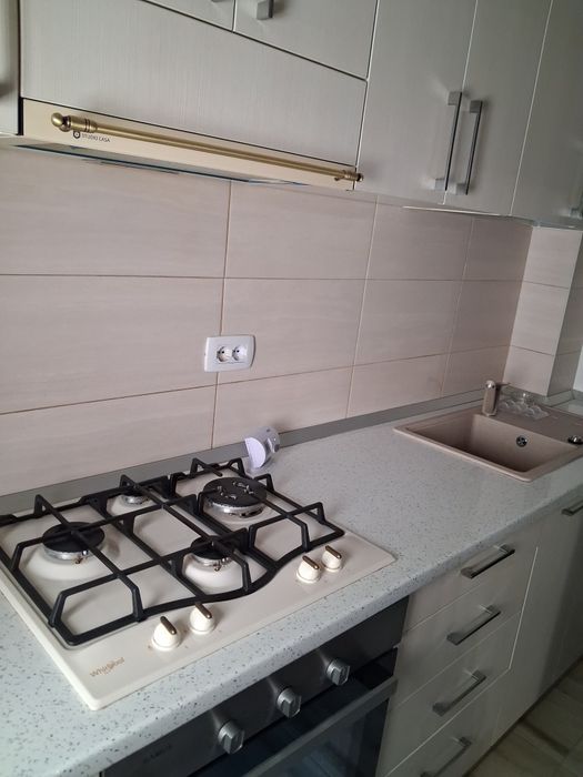 Închiriez apartament