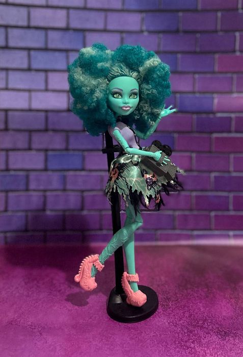 Honey Swamp Monster high