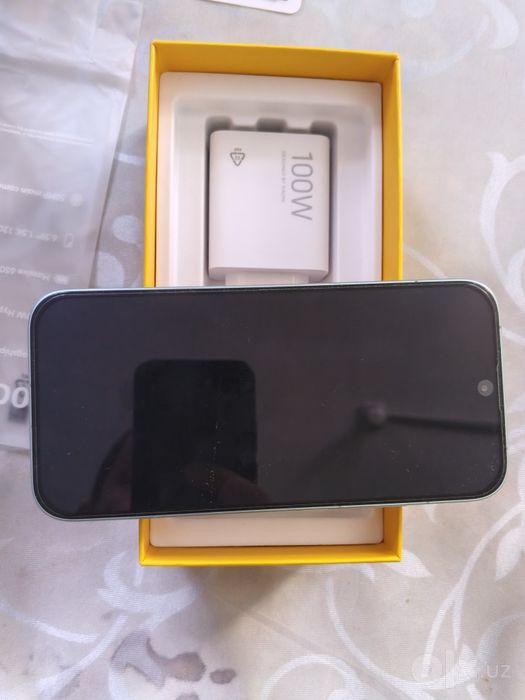 Poco x8pro kafolati bilan