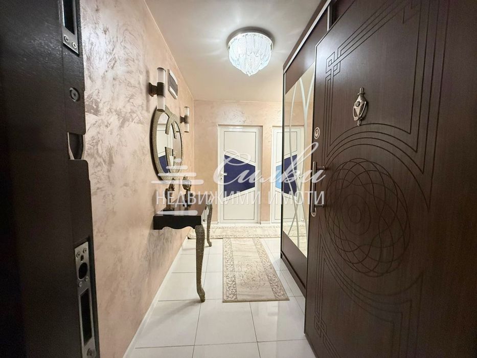 Продава се Двустаен апартамент в Шумен, Боян Българанов 2 - 68 кв.м за 975 €/кв.м - Снимка #11